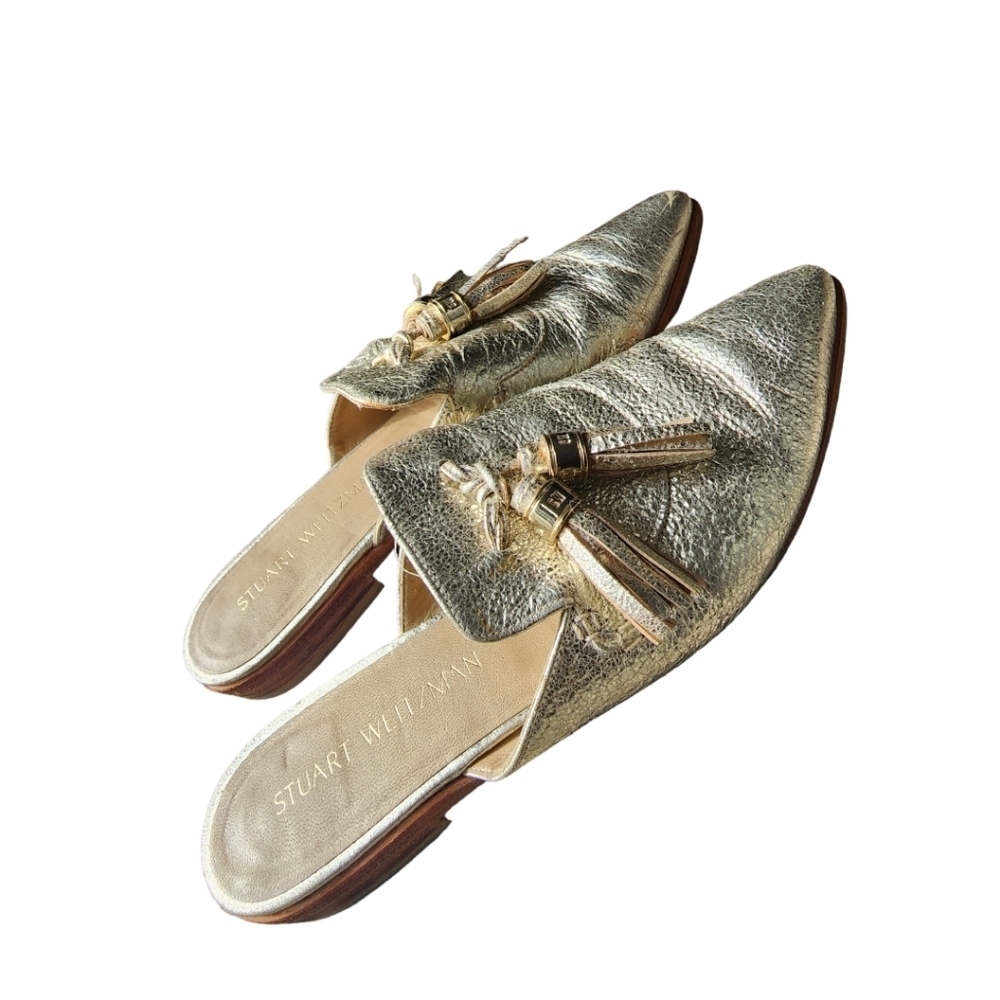 Stuart Weitzman gold loafers with tasstles. 6.5 M - Picture 3 of 5